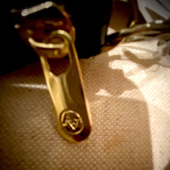 Adrienne Vittadini wristlet blackwGold chain print - Picture 5 of 5